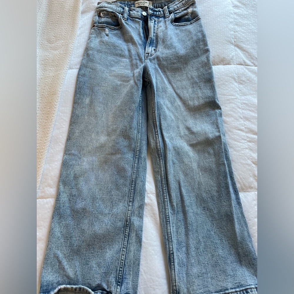 Abercrombie & Fitch High rise Light Blue Crop Wide Leg Jeans